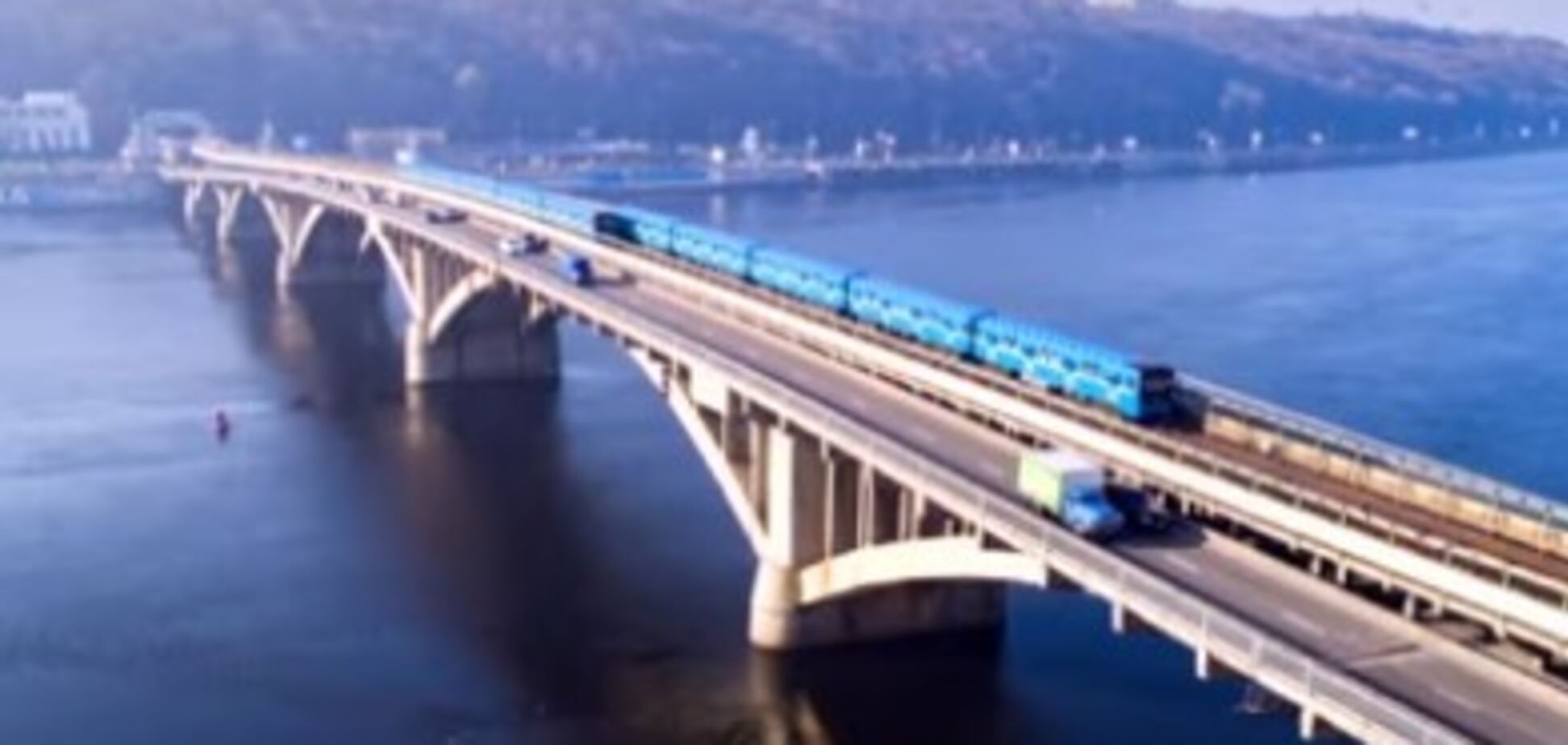 'Может рухнуть в любой момент': стало известно об опасности моста в Киеве