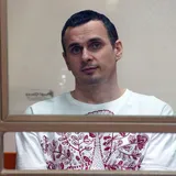 Сенцов голодает 100 дней: как менялась внешность узника Кремля