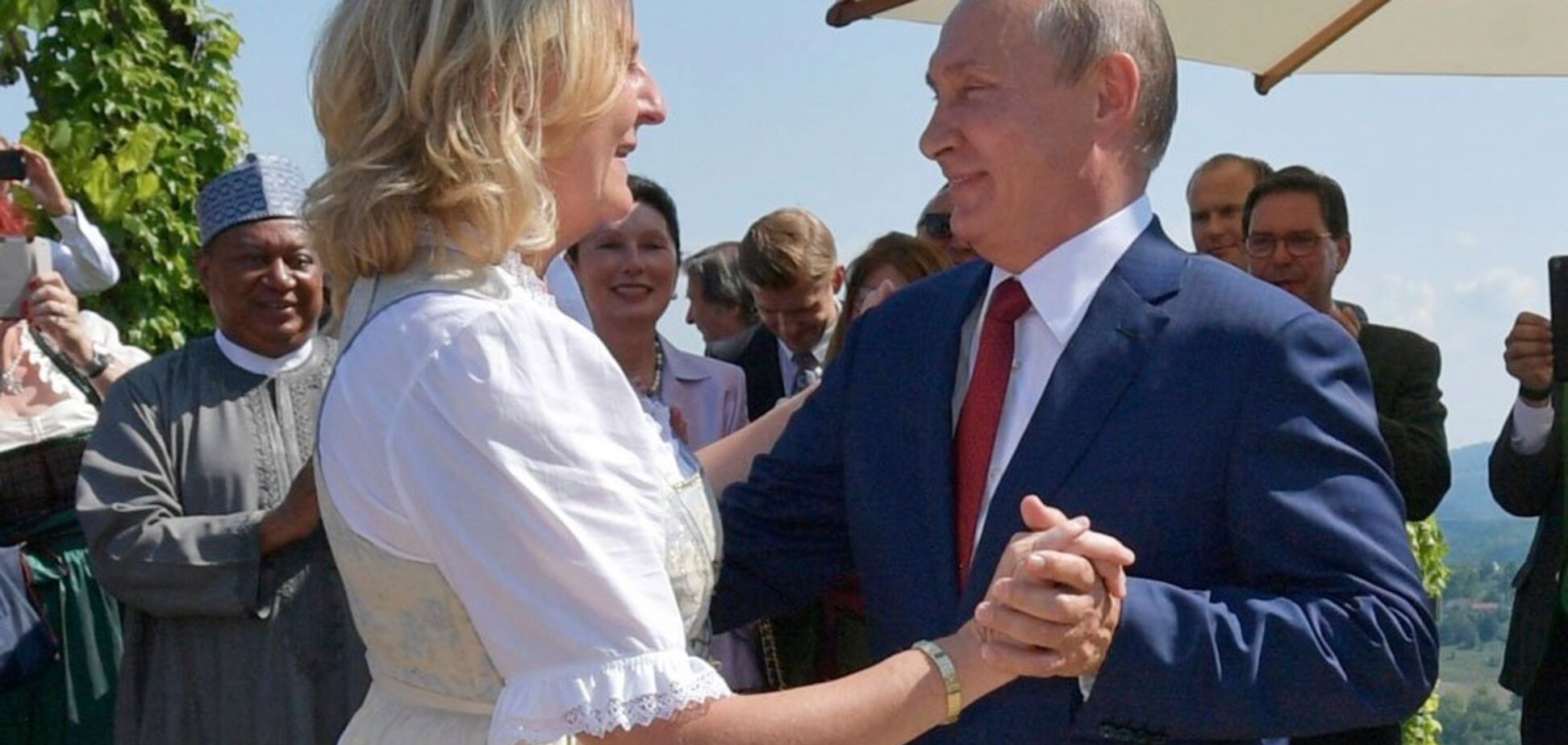'Не чужа людина': Путін розговорився про зв'язок із чоловіком глави МЗС Австрії