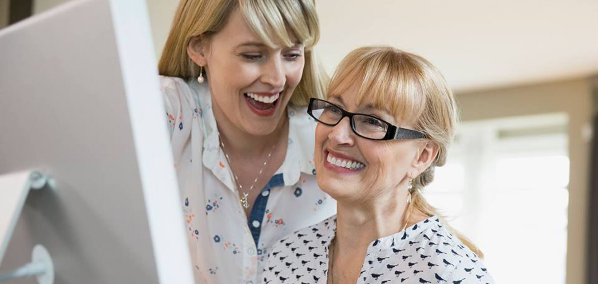 Як жінки опинились в лещатах подвійної дискримінації