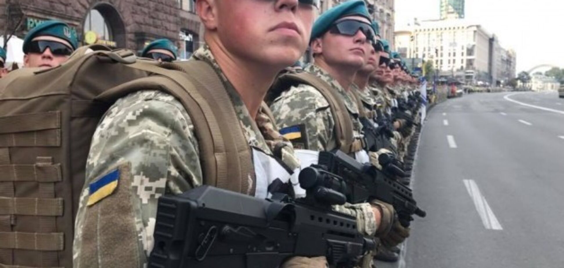 'Порох піариться!': чому голота накинулась на парад у Києві