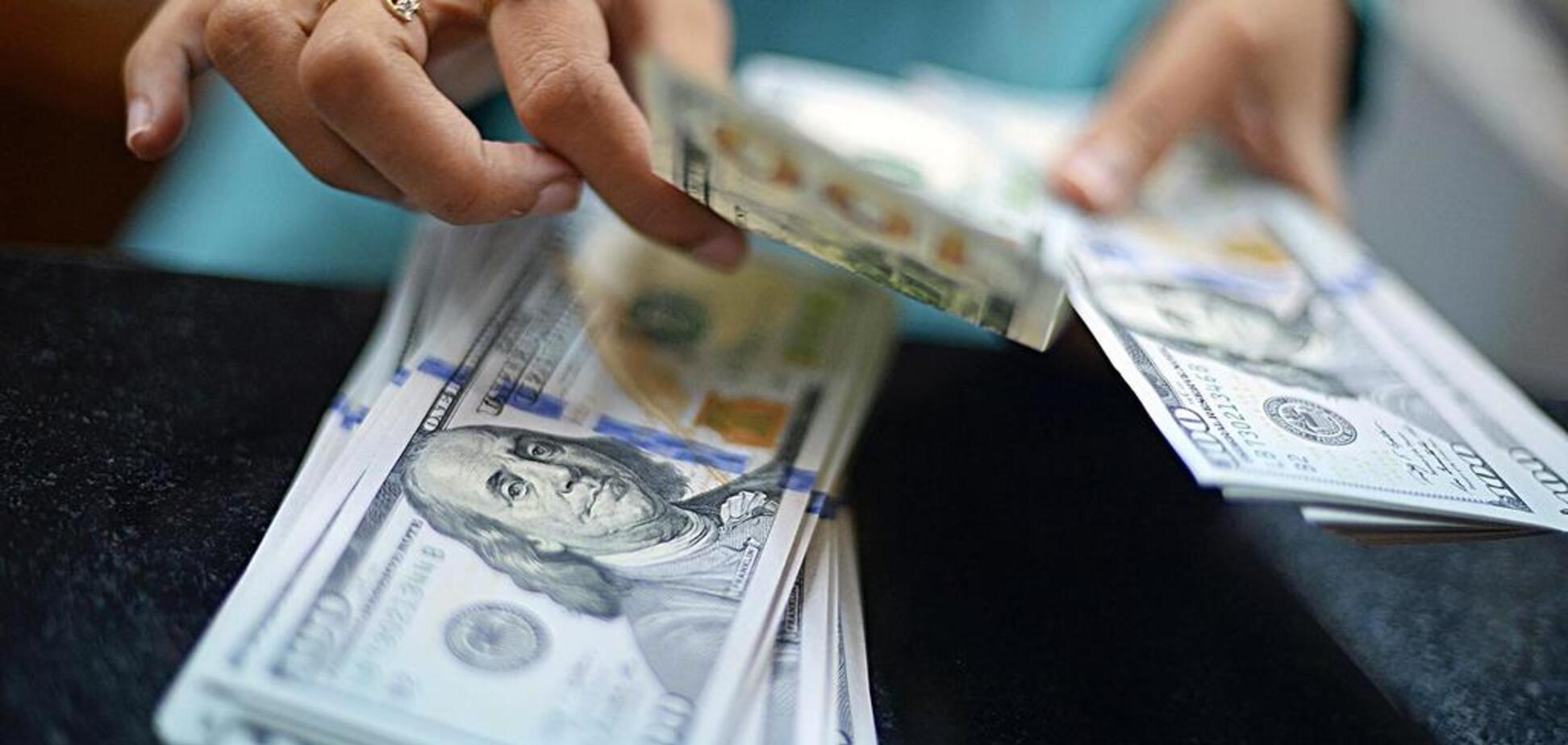 Доллар будет по 30: появился новый прогноз Кабмина по курсу гривни