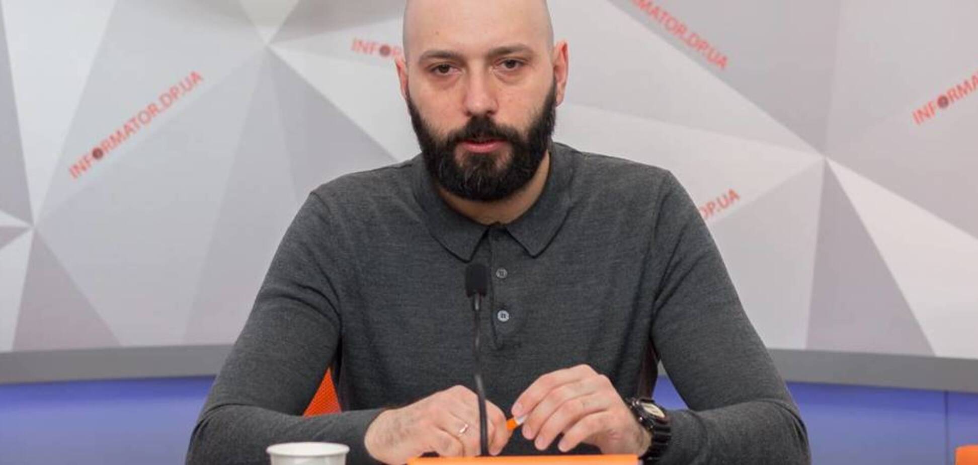 Критикует, но берет деньги: известный 'антикоррупционер' оскандалился в Днепре