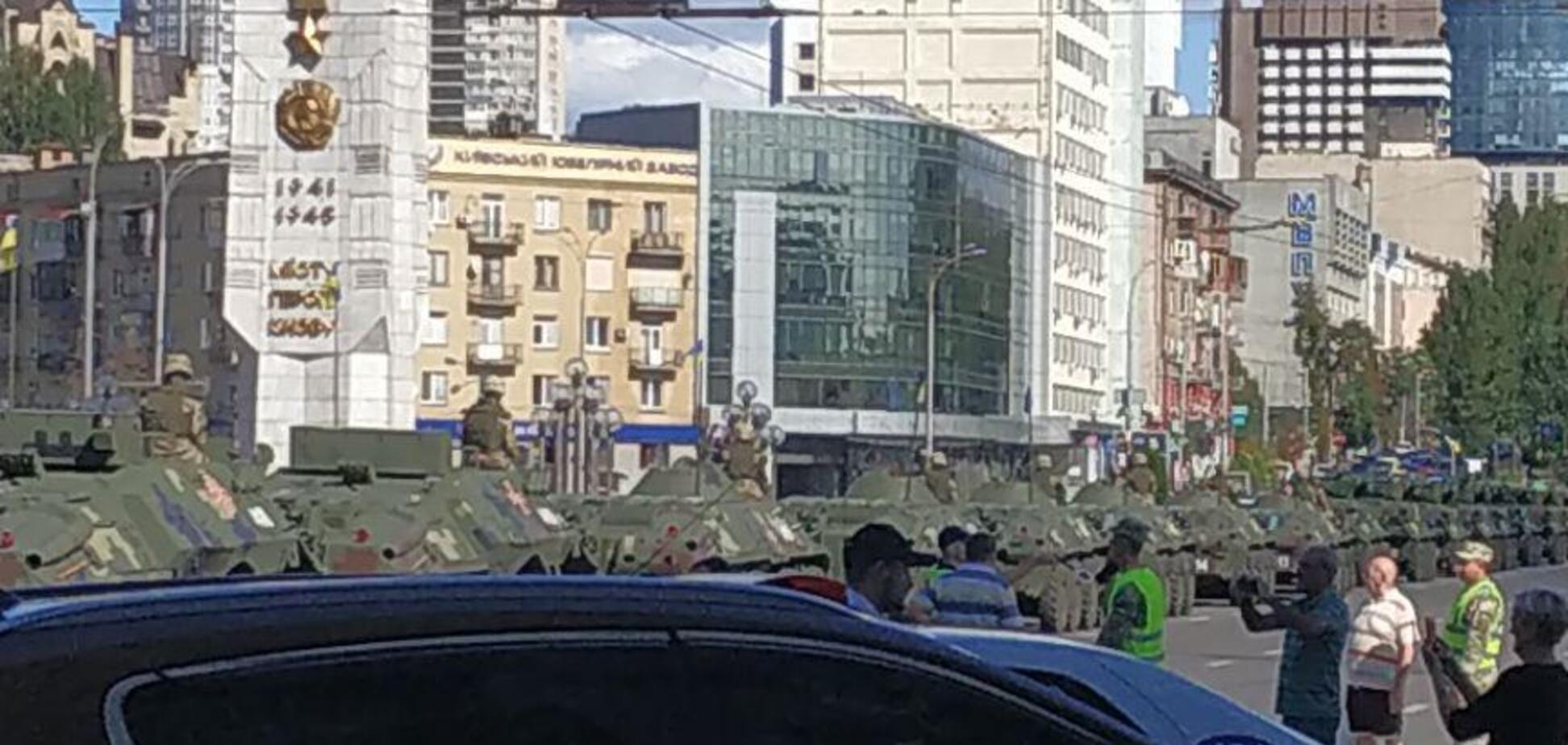 'Честь стояти в одній шерензі': Порошенко зробив заяву на репетиції параду в Києві