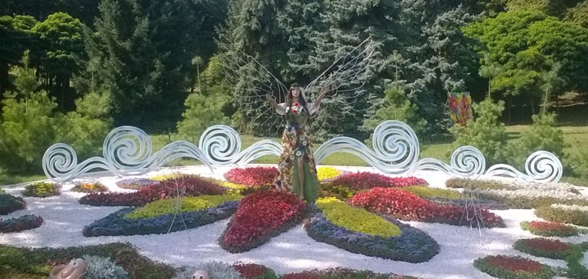 Луга*дона здесь не будет. Это мой фронт. И мой парад