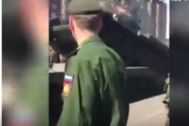 В России на параде перевернулся танк: появилось видео
