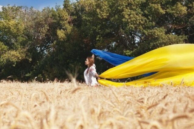 'Еще вернется в Севастополь!' В сети ажиотаж из-за Дня флага Украины