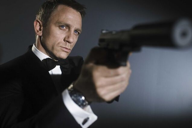 Режиссер 'Джеймса Бонда' остался без работы из-за России: что случилось