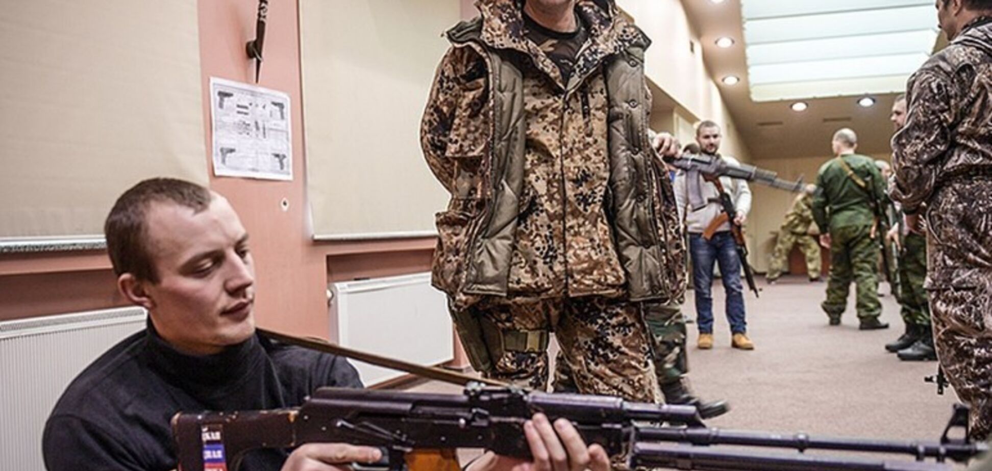 Разоружение боевиков: Кремль 'наводит 'порядок' в 'ДНР'?