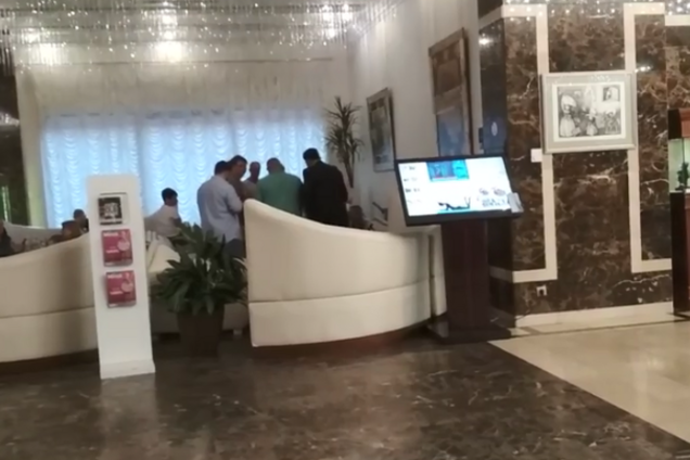 'Выворачивает': террористы 'Л/ДНР' закатили пьянку в честь 'перемирия'. Видеофакт