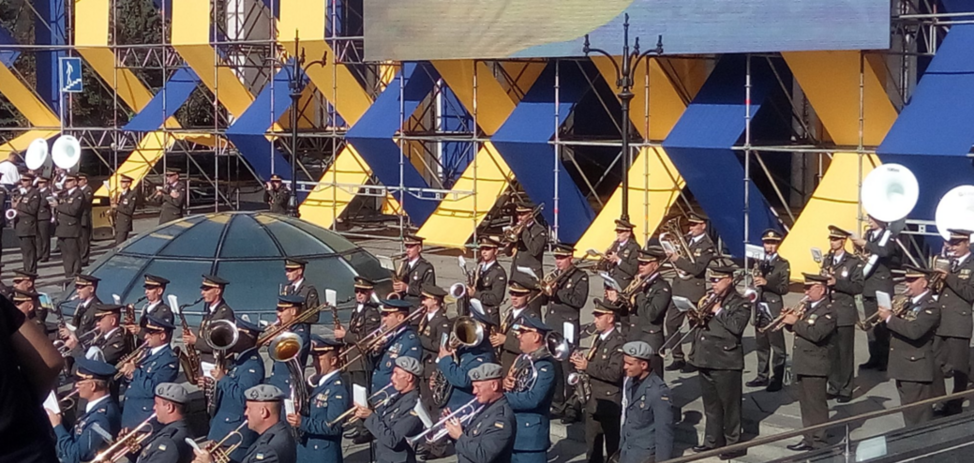 У Києві стартував парад до Дня Незалежності: перші кадри