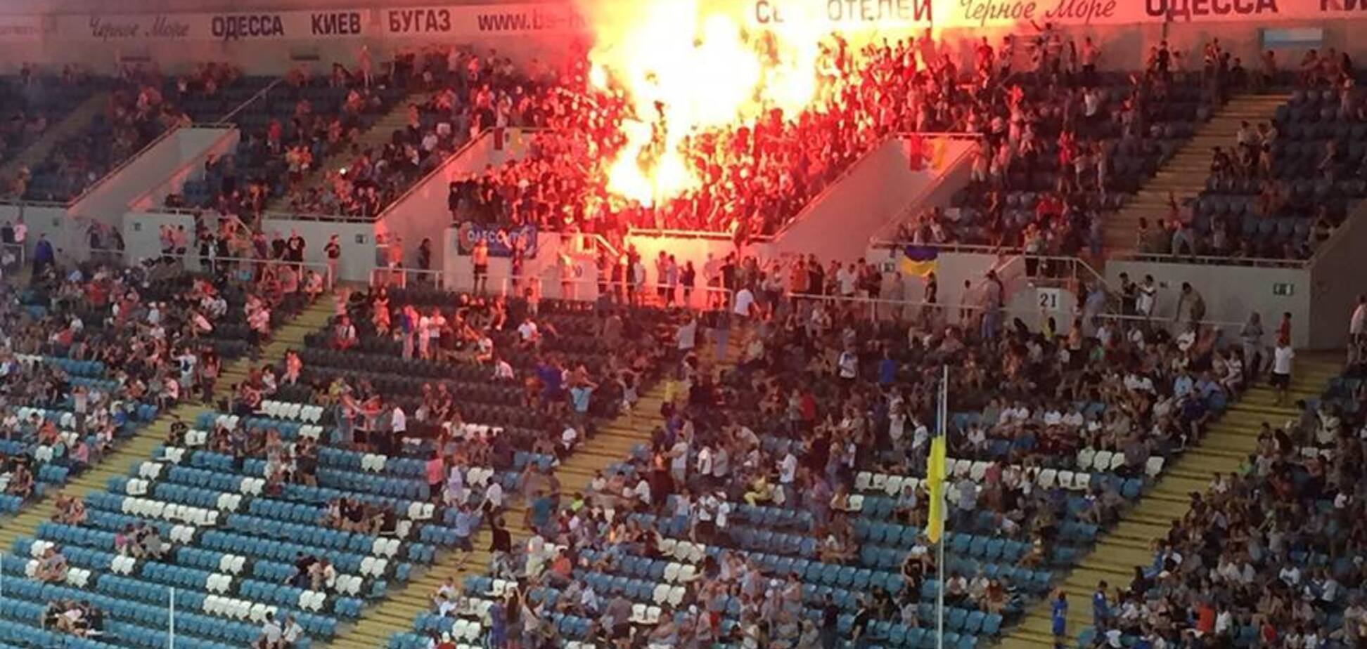 Одесские болельщики 'подожгли' стадион на матче с 'Динамо'