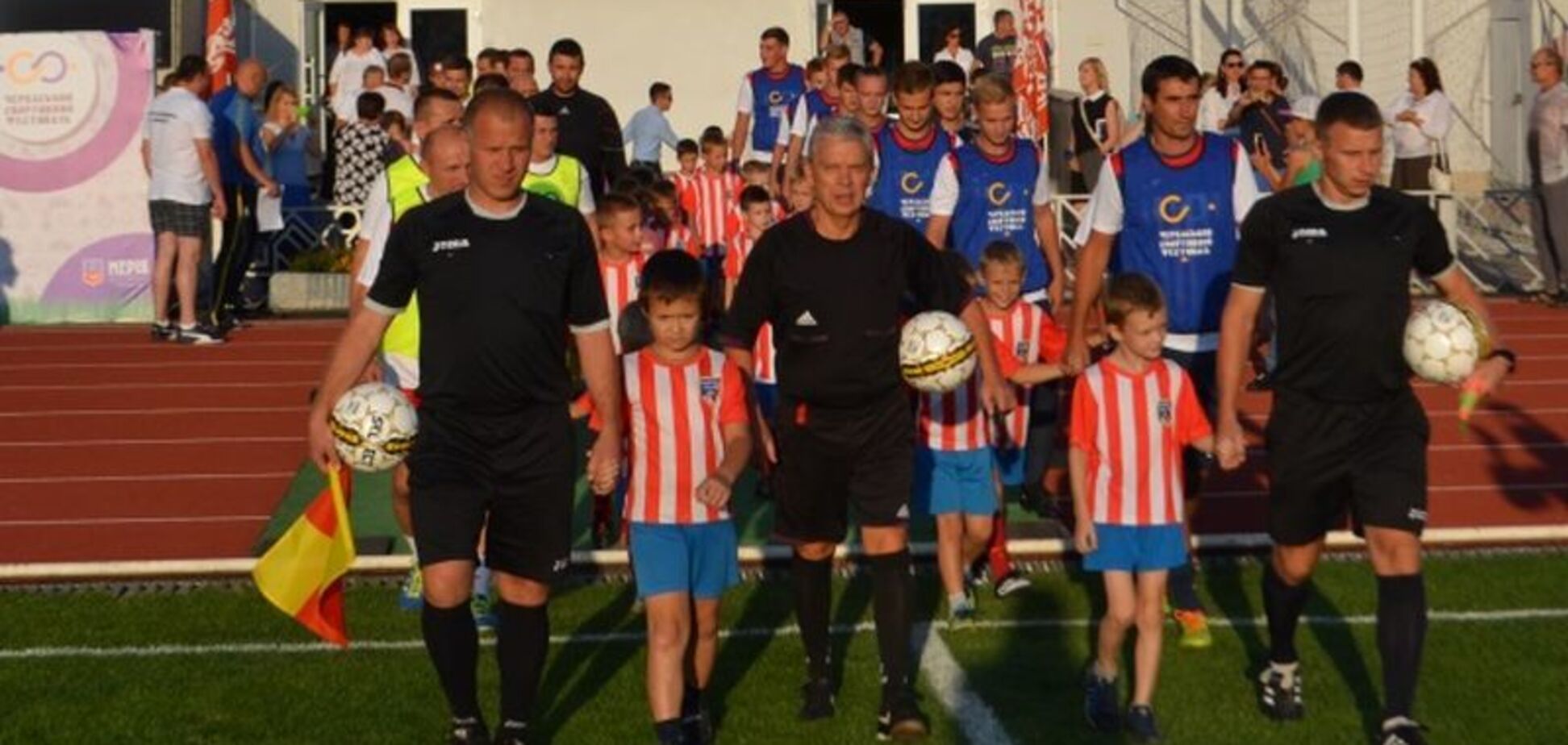 Футбольний матч у Черкасах встановив унікальний рекорд України - відеофакт