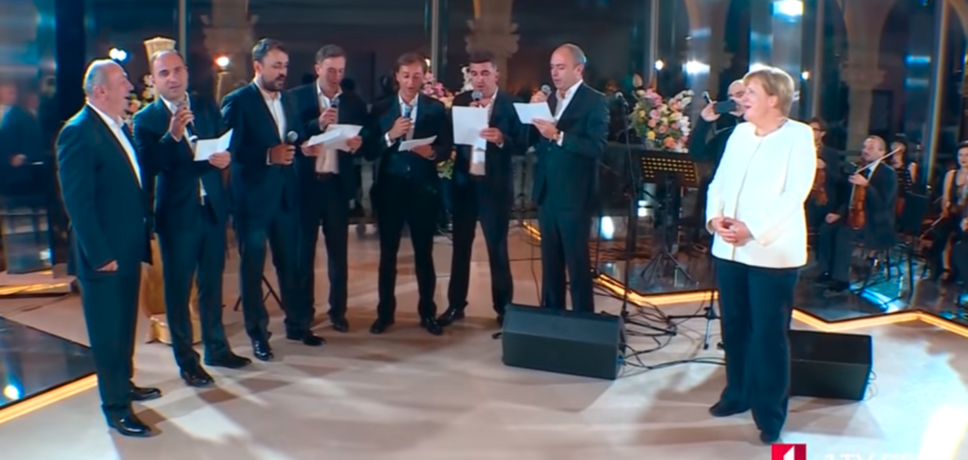 Меркель в Грузии спела свою любимую песню: видео выступления