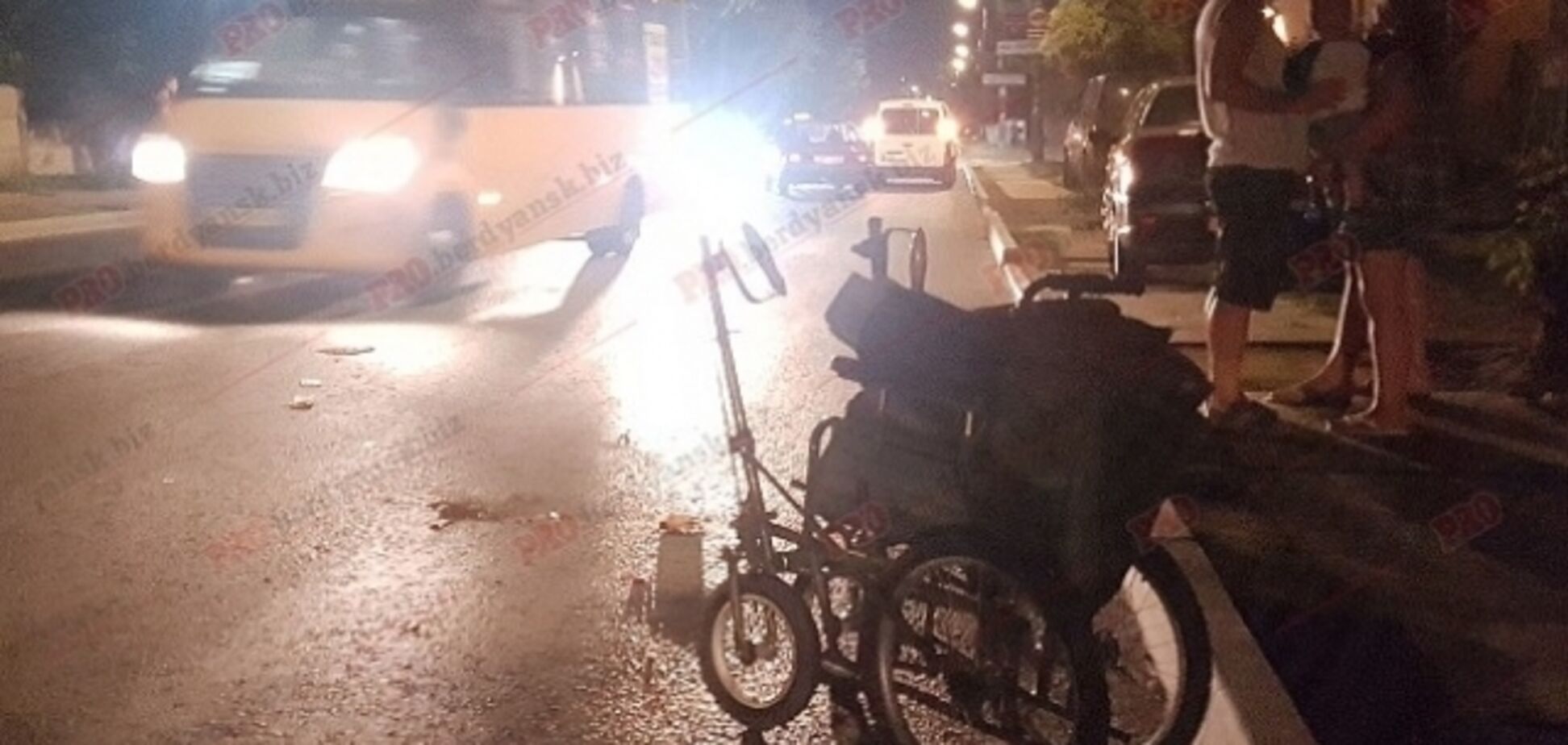 В Бердянске мужчина на инвалидной коляске угодил под колеса внедорожника 