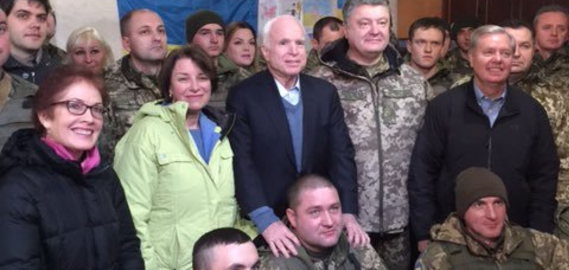 'Будем вечно стыдиться': как умерший Маккейн защищал Украину 