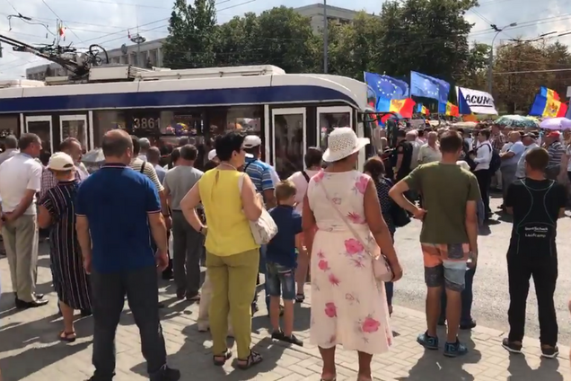 'Долой мафию!' Молдову охватили массовые протесты против власти