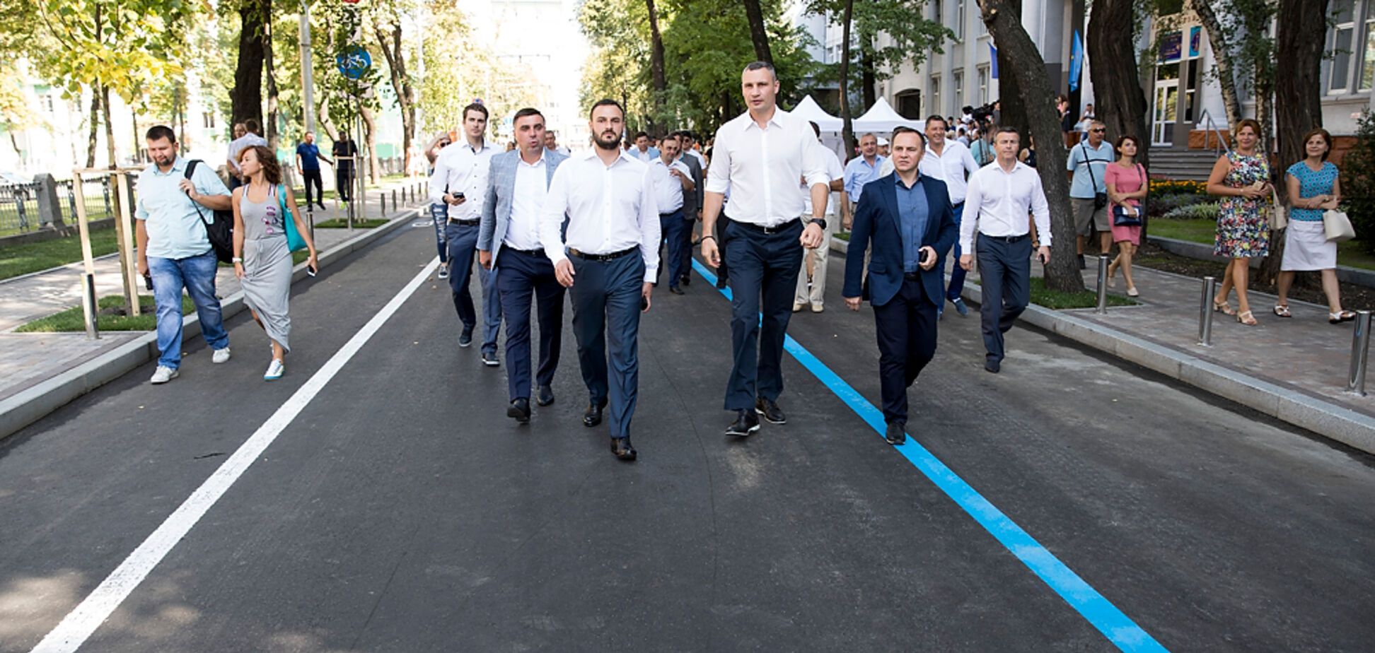 Кличко відкрив вулицю Леонтовича після капітального ремонту