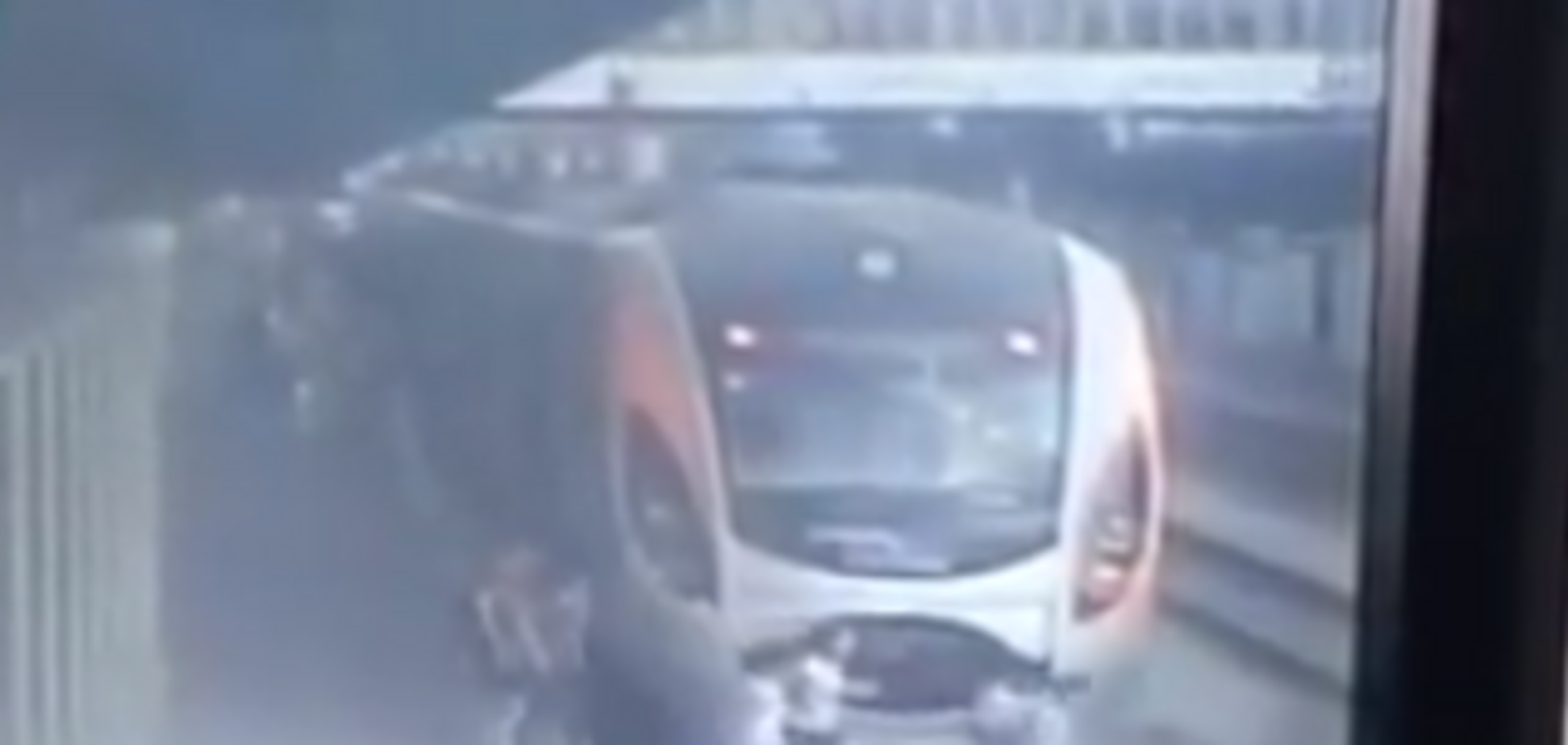 Орудуют целой группой: на вокзале в Киеве засекли ромов-воров