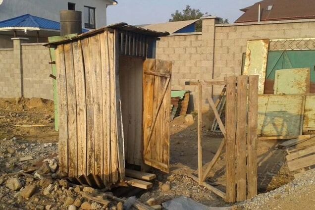 '21 век, новости ядерной сверхдержавы': в России девушка захлебнулась в уличном туалете