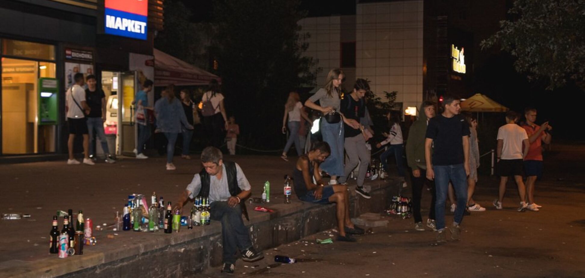 В Киеве сотня студентов устроила пьяный дебош: обнародованы фото