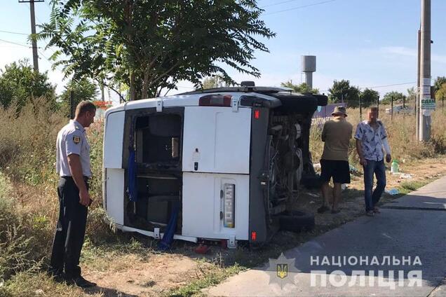 Їхали в Затоку: на Одещині автобус з дітьми протаранив вантажівку