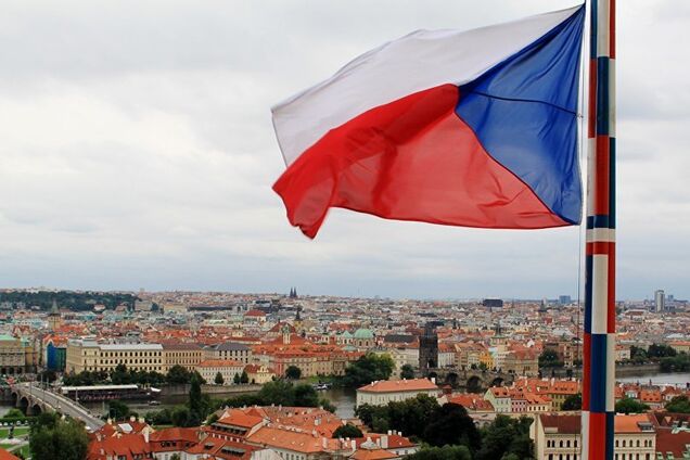 Виноваты украинцы: в Чехии отказались принимать мигрантов