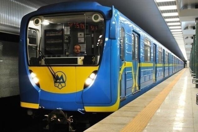 В метро Киева можно расплатиться российской картой, а в Москве - нет