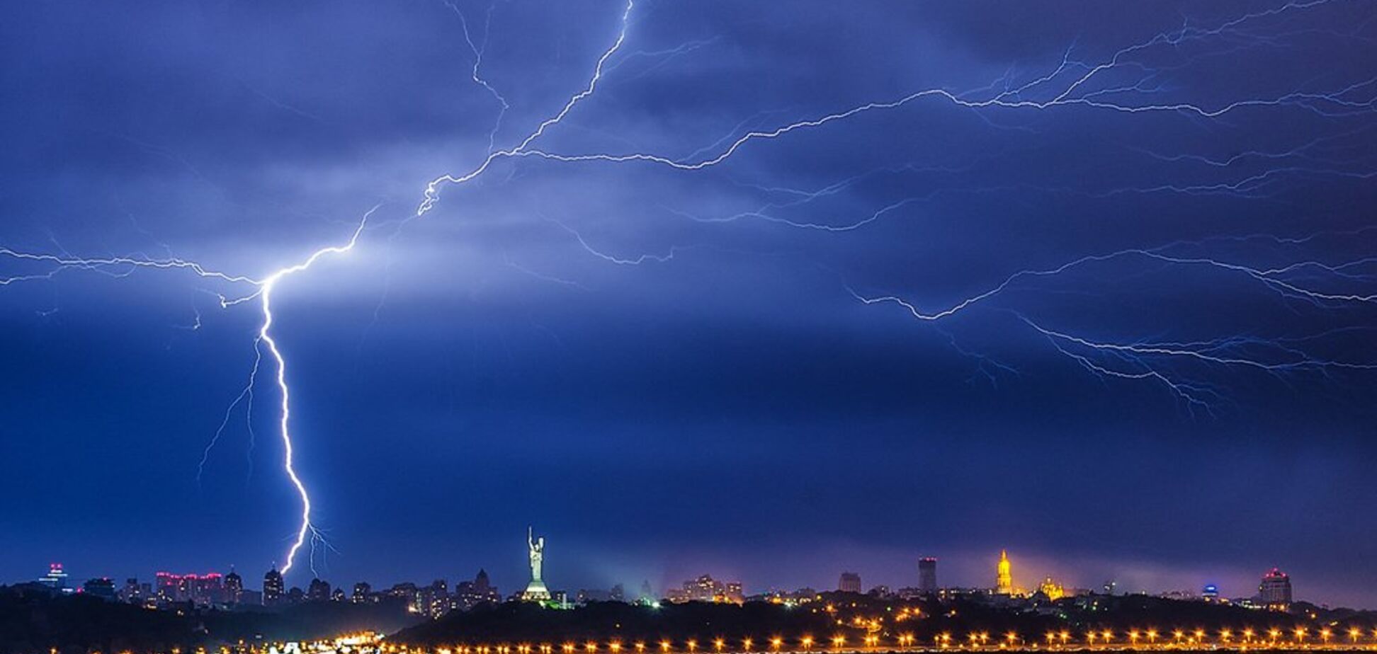 На Київ насувається ураган: жителів попередили про небезпеку