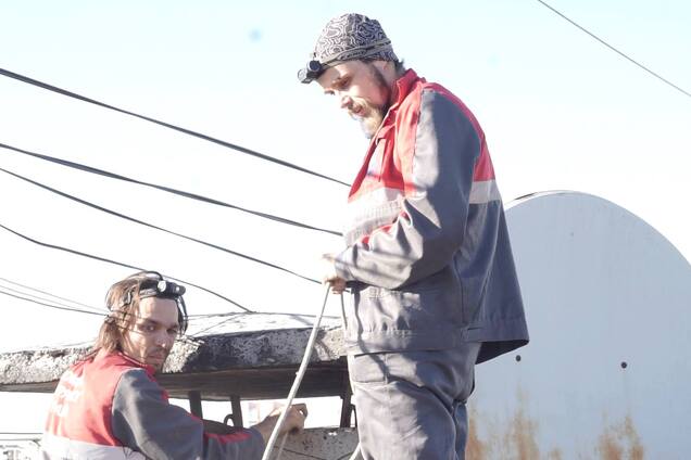 Отбойный молоток и снотворное: как в Киеве спасают животных