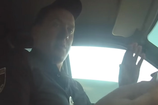 'Поїдеш за 10-ку': на Харківщині копи-хабарники потрапили на відео