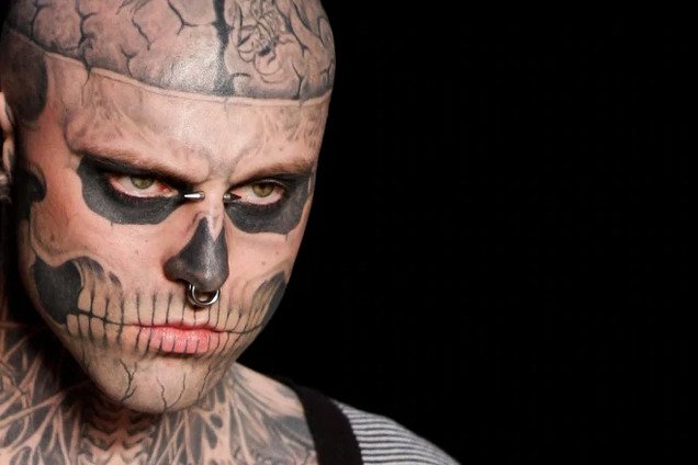 Внезапно умер Zombie Boy