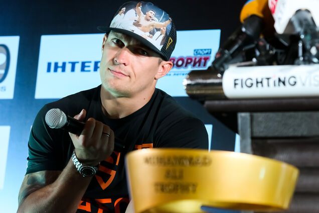 'Каждый думает': Усик высказался о переезде из Украины