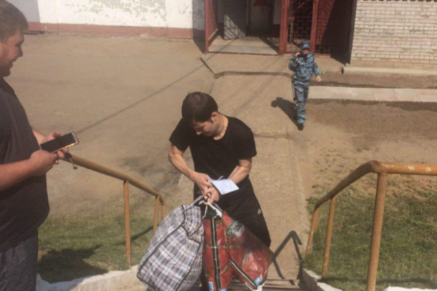 'Він великий молодець!' Порошенко поговорив зі звільненим в'язнем Кремля