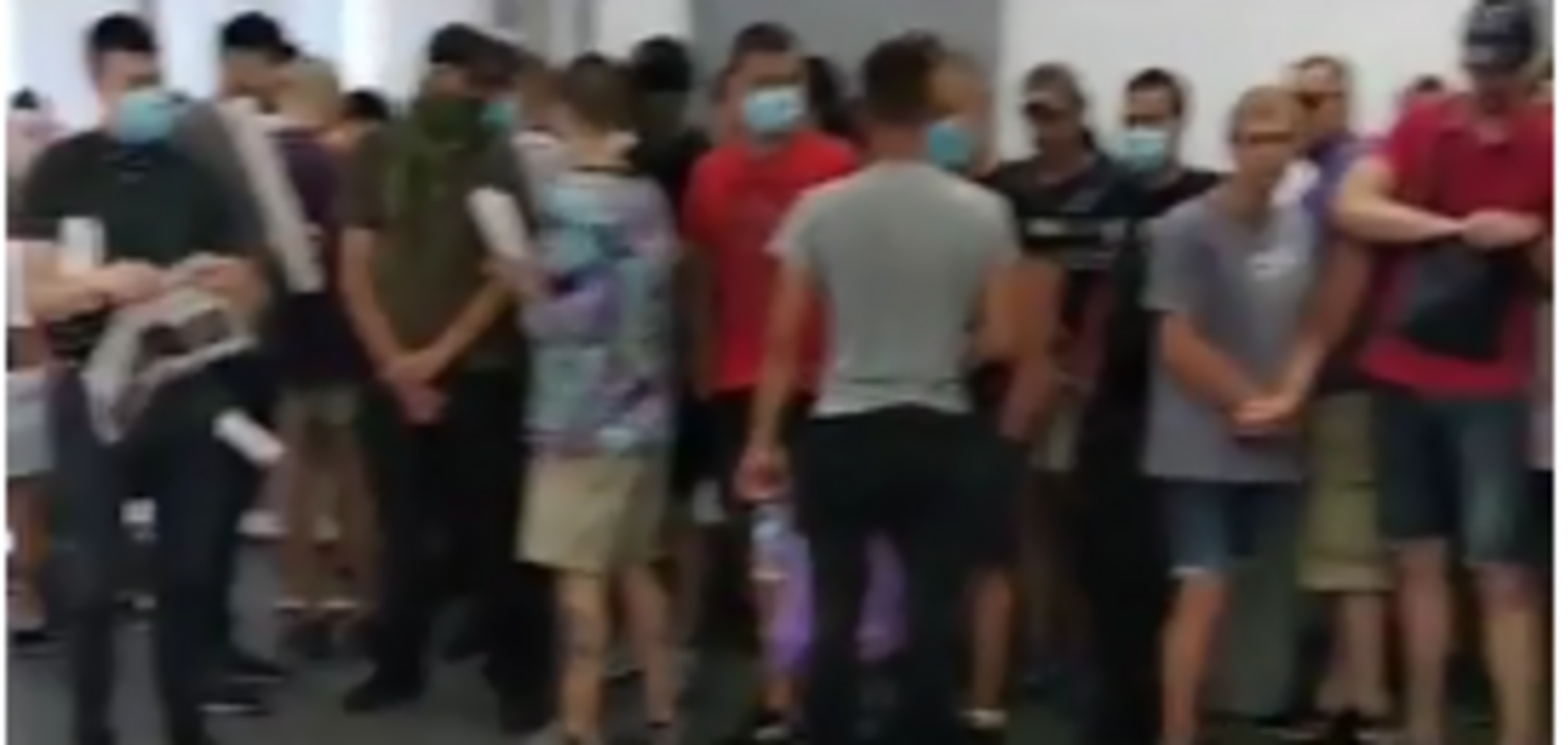 У Києві влаштували погром у ЗМІ: з'явилися перші відео