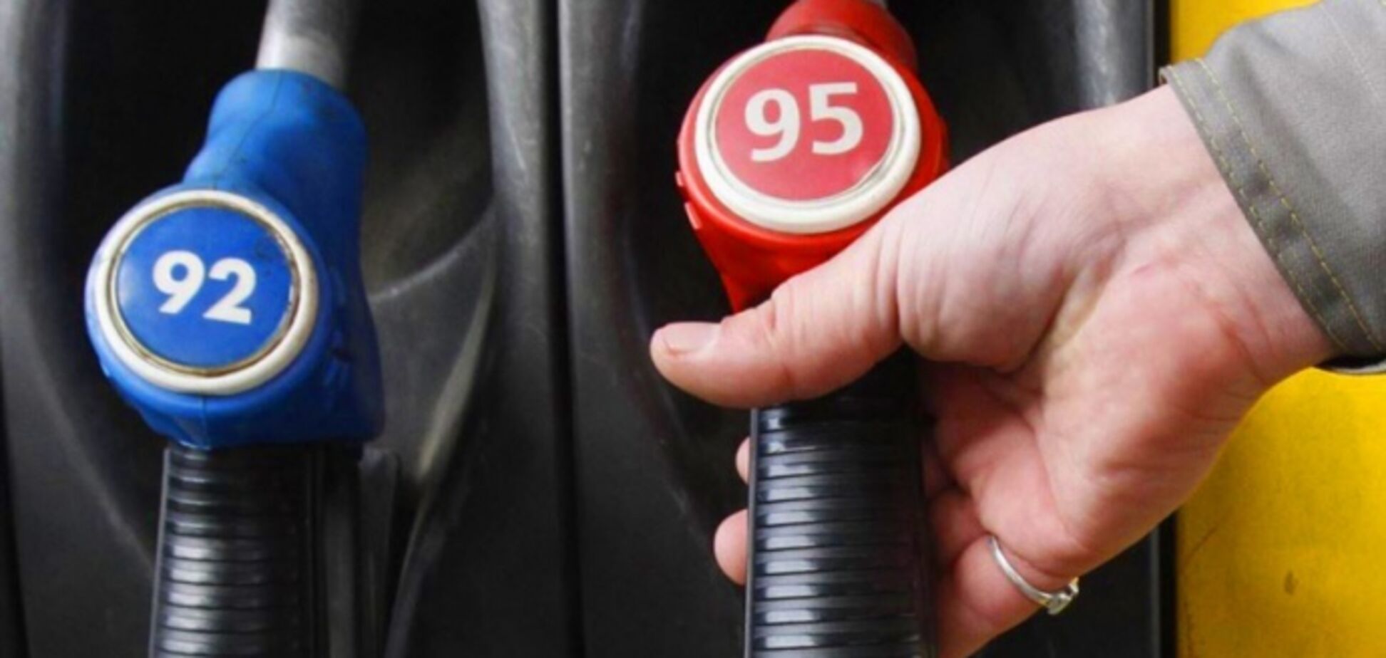 В Украине подскочили цены на бензин: аналитик рассказал, что будет с топливом 