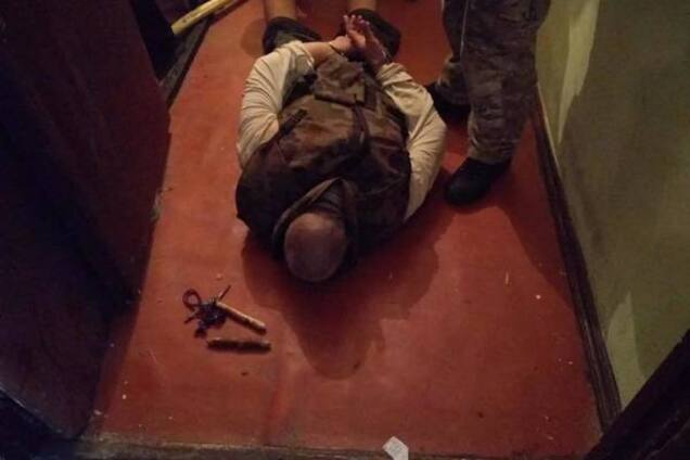 "Хотел убить лопатой": мать детей-заложников рассказала, что произошло в квартире Киева