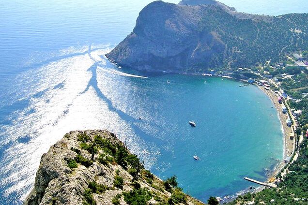 'Поубивал бы их!' Как крымчане вдребезги разругались с россиянами и отпугнули всех туристов