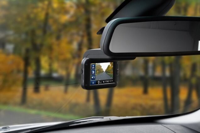 Почему взрываются автомобильные регистраторы