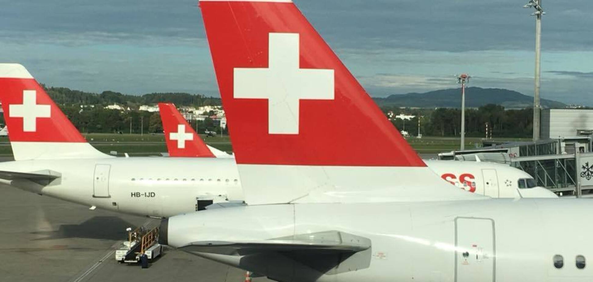 'Между нами пропасть!' История об украинцах в аэропорту Швейцарии растрогала сеть