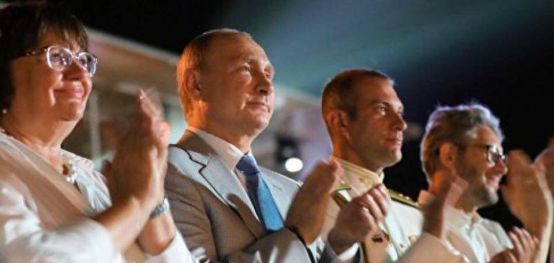 'Це ж лялька!' Фото Путіна в Севастополі спантеличило мережу