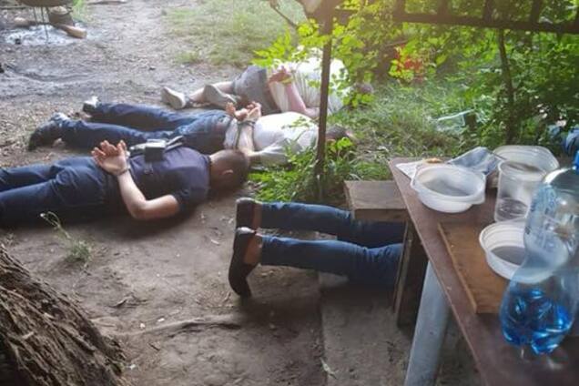 'Лягли мордою в землю': в Україні накрили сходку кримінальних авторитетів