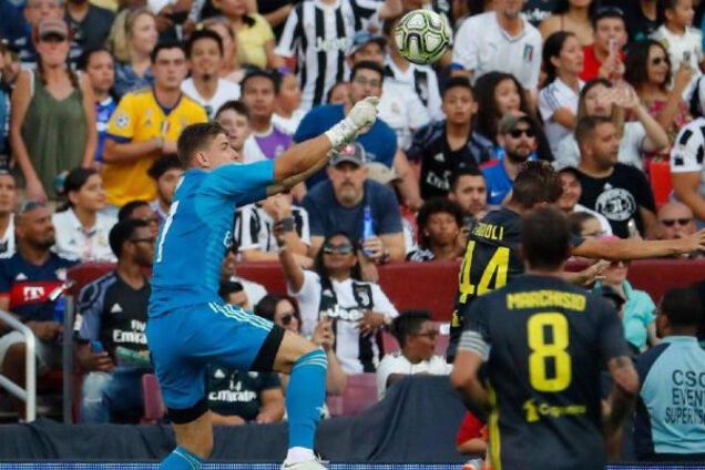 'Убийца': вратарь сборной Украины вызвал восторг в Испании