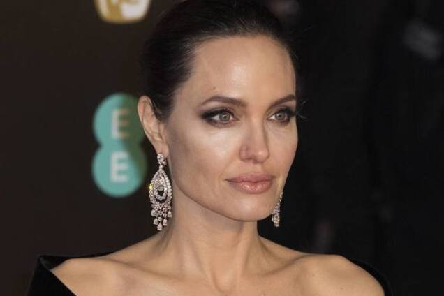 'Она питается гневом': адвокат Джоли ополчился на актрису