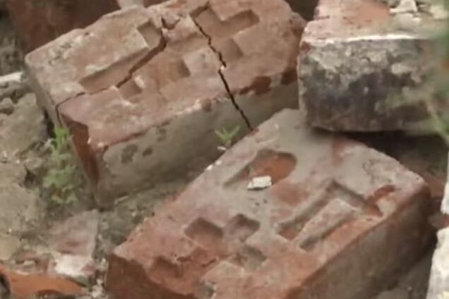 По кирпичикам: на Виннитчине рушат легендарное здание