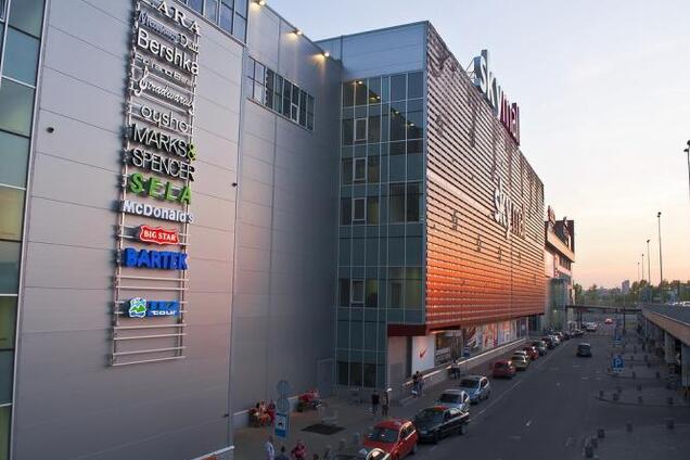 В Киеве хотят закрыть десятки ТРЦ, больниц и школ: названа причина