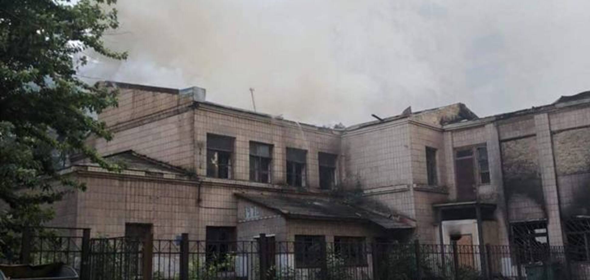 У Києві сталася масштабна пожежа: опубліковані перші фото і відео