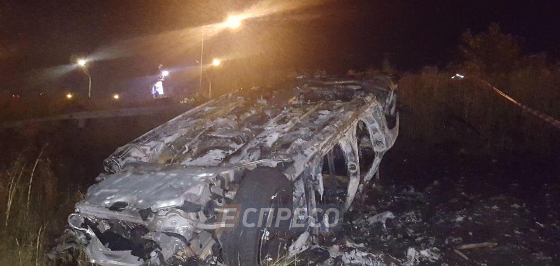  Бросили полицейские: в Киеве водитель заживо сгорел в авто