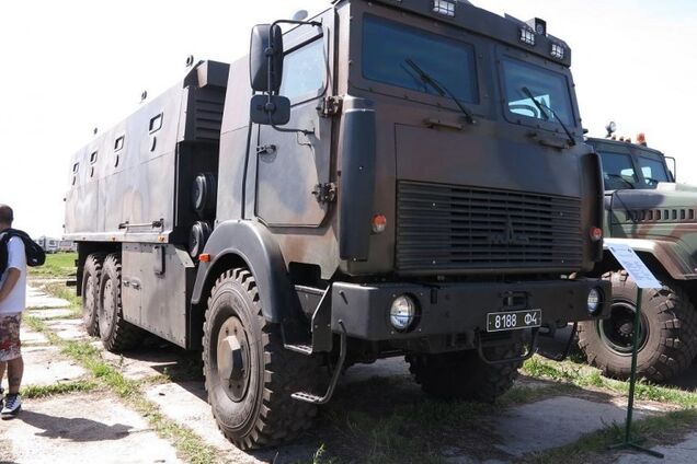 Беларусь помогла Украине наладить производство военных грузовиков