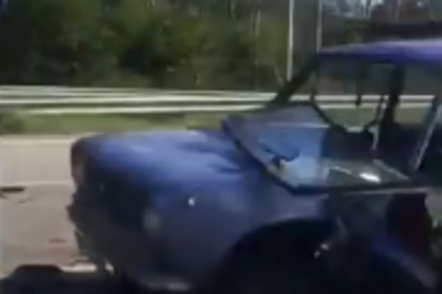 Авто разорвало: под Киевом произошло масштабное ДТП